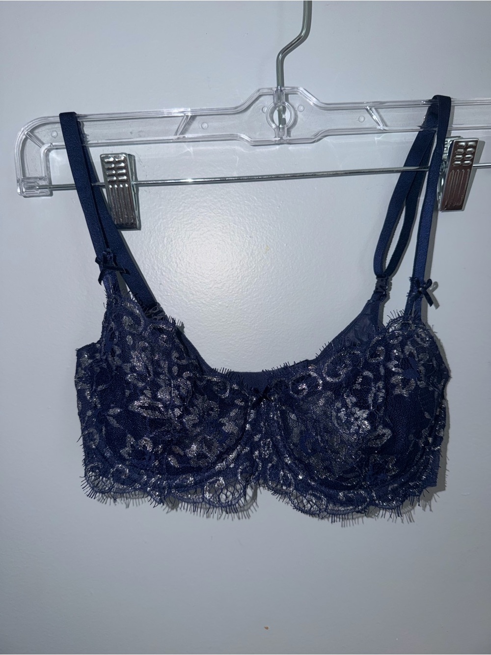 Victoria’s Secret Navy Blue Lace Underwire Bra 34B Unlined Floral Eyelash Lace